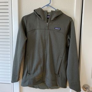 Women’s dark green Patagonia hooded jacket